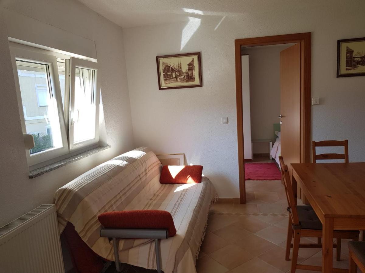 Appartamento Minihaus In Zagreb Sesvete Esterno foto