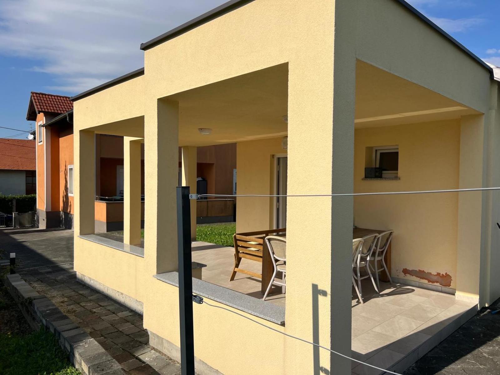 Appartamento Minihaus In Zagreb Sesvete Esterno foto